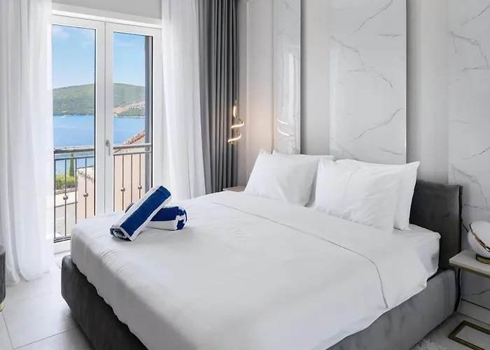 Lustica Bay