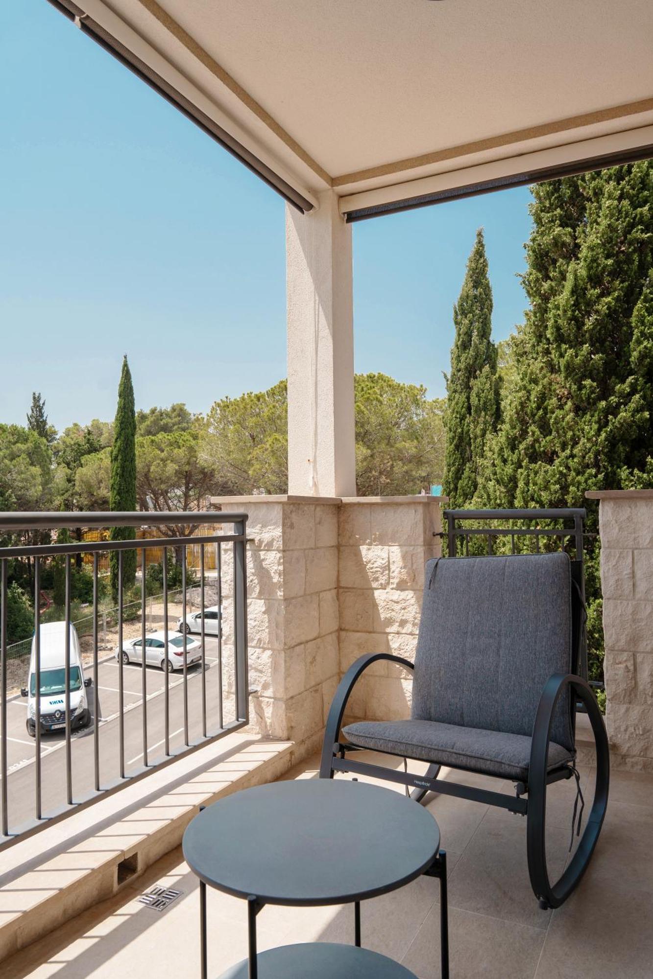 Lustica Bay Apartment *
