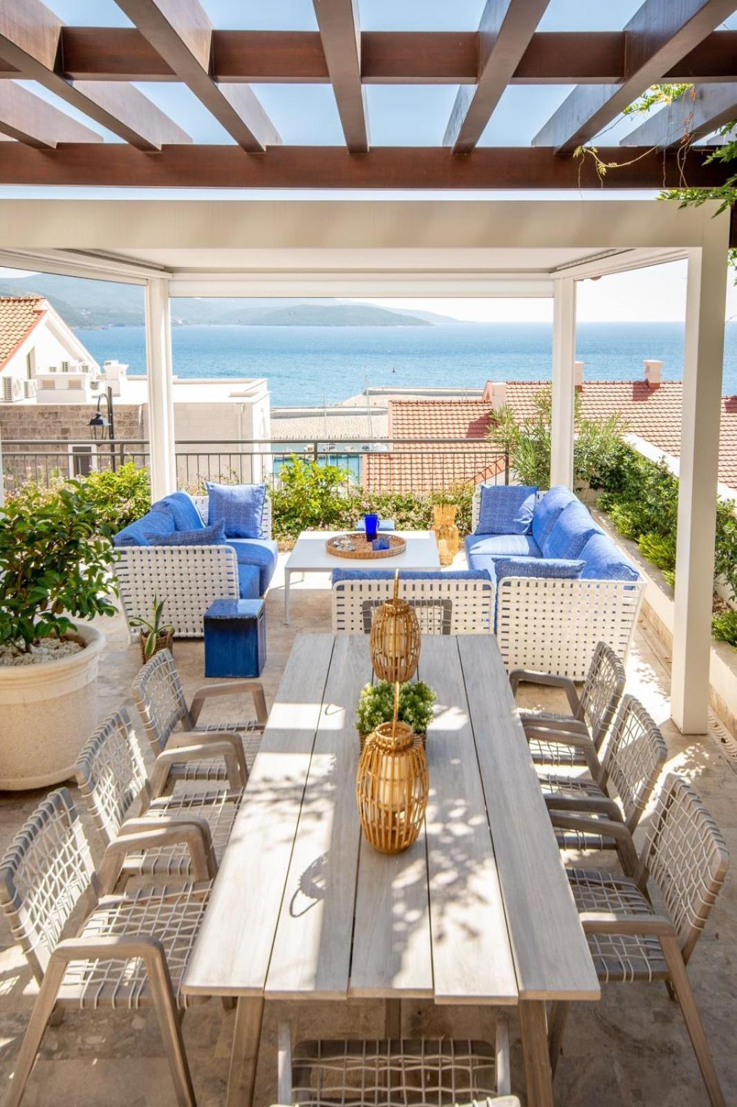 Апартаменты Lustica Bay Тиват