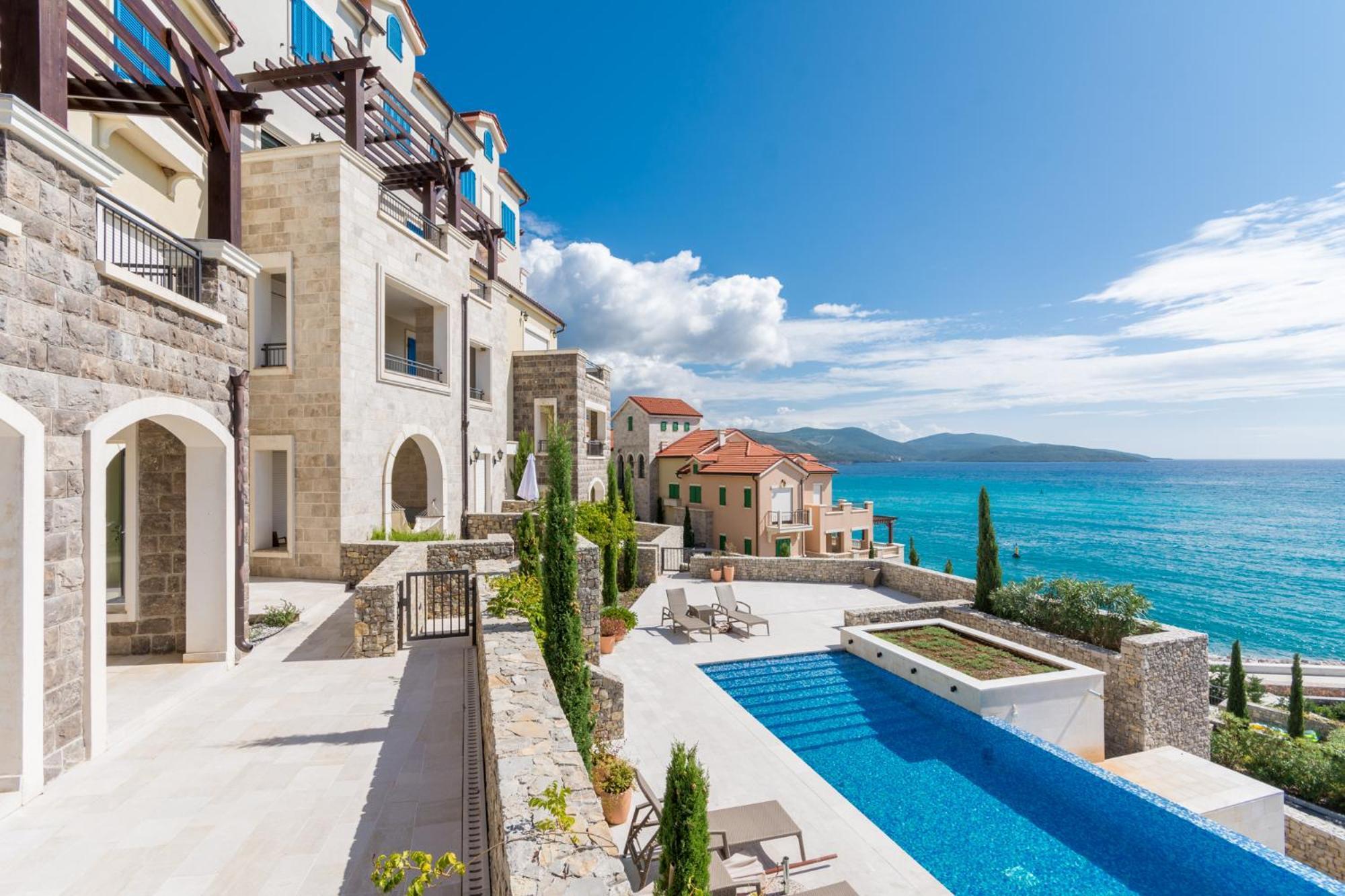 Lustica Bay Апартаменты *