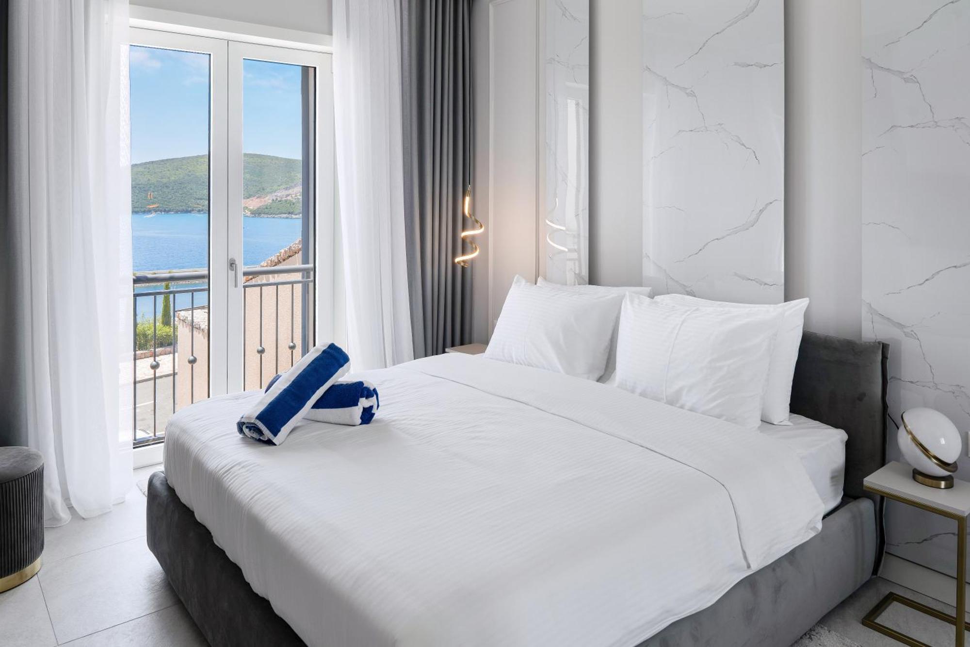 Lustica Bay Apartment *