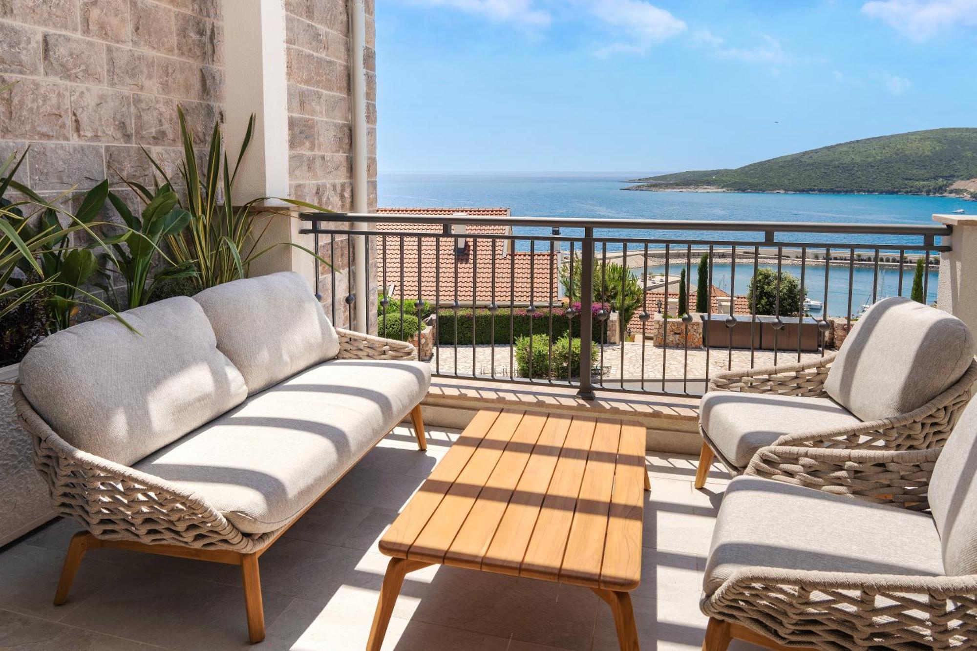 Lustica Bay Апартаменты Тиват
